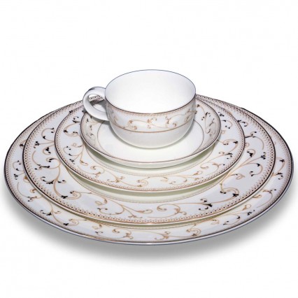 Aristrocatic Golden Design Dinner Set Bone China 32 pcs.